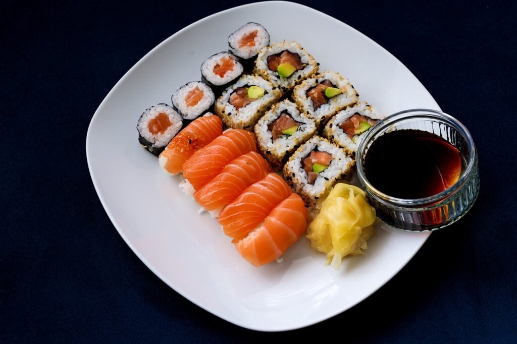 How-To-Make-Spicy-Salmon-Roll-At-Home How-To-Make-Spicy-Salmon-Roll-At-Home